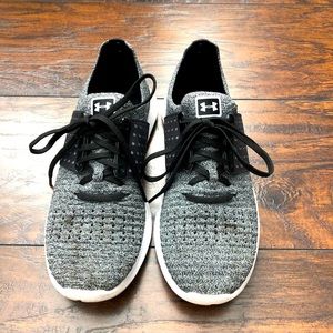 Under armor tennis shoes